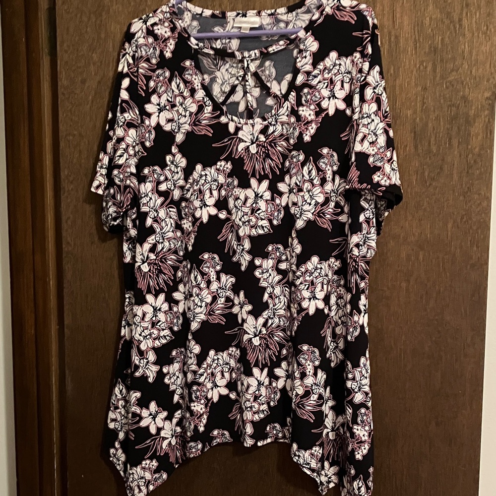 Avenue Black and Pink Floral Short Sleeve Top